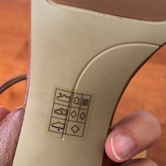 Gently used Nine West leather sandals - Picture 6 of 6